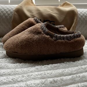 UGG Tasman maxi curly slipper size 7